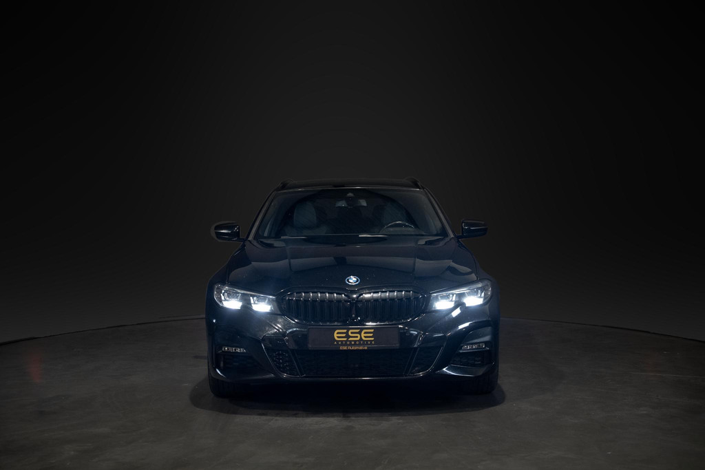 48522895-3.jpg